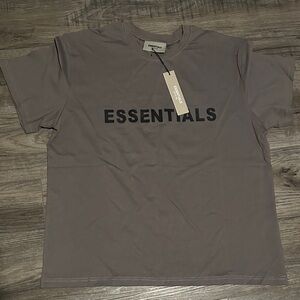 Essentials tee